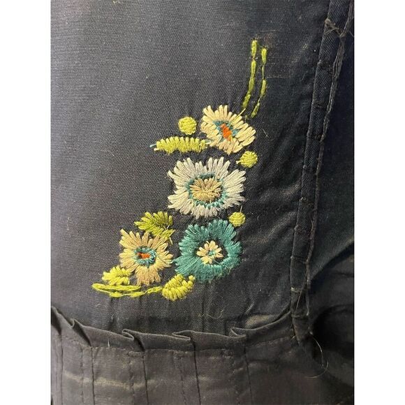 Nine West VAC Blue Floral Embroidered V-Neck Blouse Top S Y2K Business Casual - Picture 10 of 13